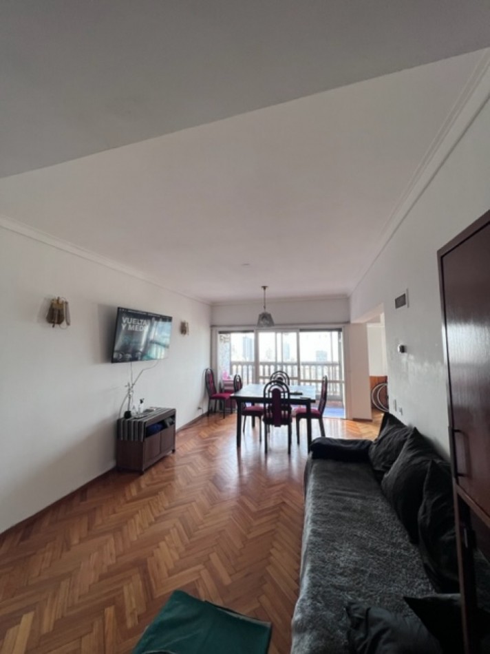 VENTA DEPARTAMENTO DE 3 AMB, BALCON , VISTA PANORAMICA, COCHERA Y BAULERA , EN EL POPULAR EDIFICIO LAFAYETTE
