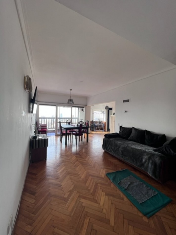 VENTA DEPARTAMENTO DE 3 AMB, BALCON , VISTA PANORAMICA, COCHERA Y BAULERA , EN EL POPULAR EDIFICIO LAFAYETTE