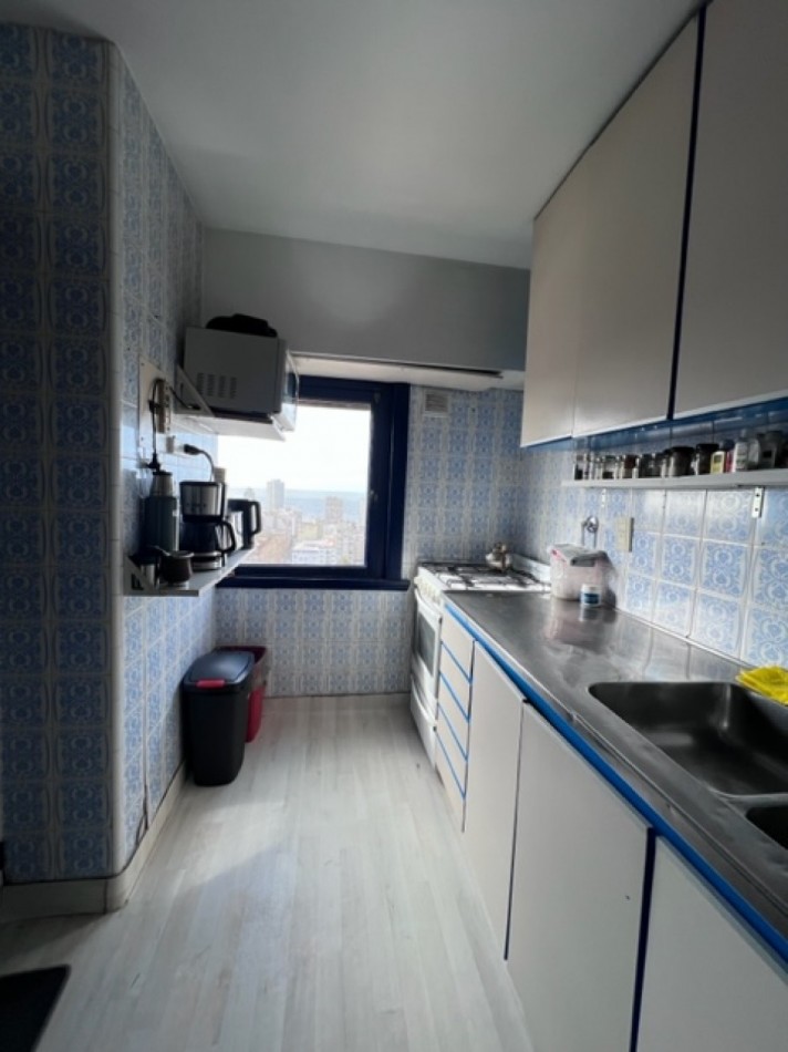 VENTA DEPARTAMENTO DE 3 AMB, BALCON , VISTA PANORAMICA, COCHERA Y BAULERA , EN EL POPULAR EDIFICIO LAFAYETTE