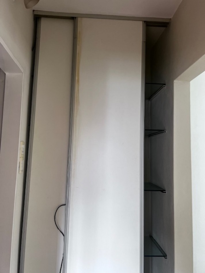 NUEVO VALOR!!! RETASADA !!! VENTA CASA AMERICANA EN LOTE PROPIO !!! casa de 3 amb. o casa con dpto independiente, apta dos familias, en caisamar con gran lote y posibilidades de ampliar