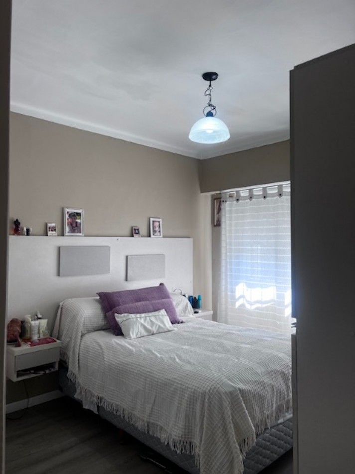 VENTA IMPECABLE CHALET, ZONA ALMAFUERTE Y JARA, MAR DEL PLATA, 4 AMB. GJE/QUINCHO Y PATIO