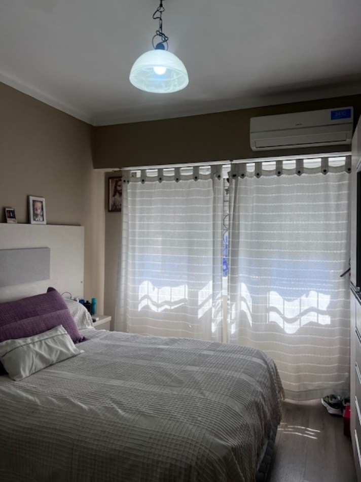 VENTA IMPECABLE CHALET, ZONA ALMAFUERTE Y JARA, MAR DEL PLATA, 4 AMB. GJE/QUINCHO Y PATIO