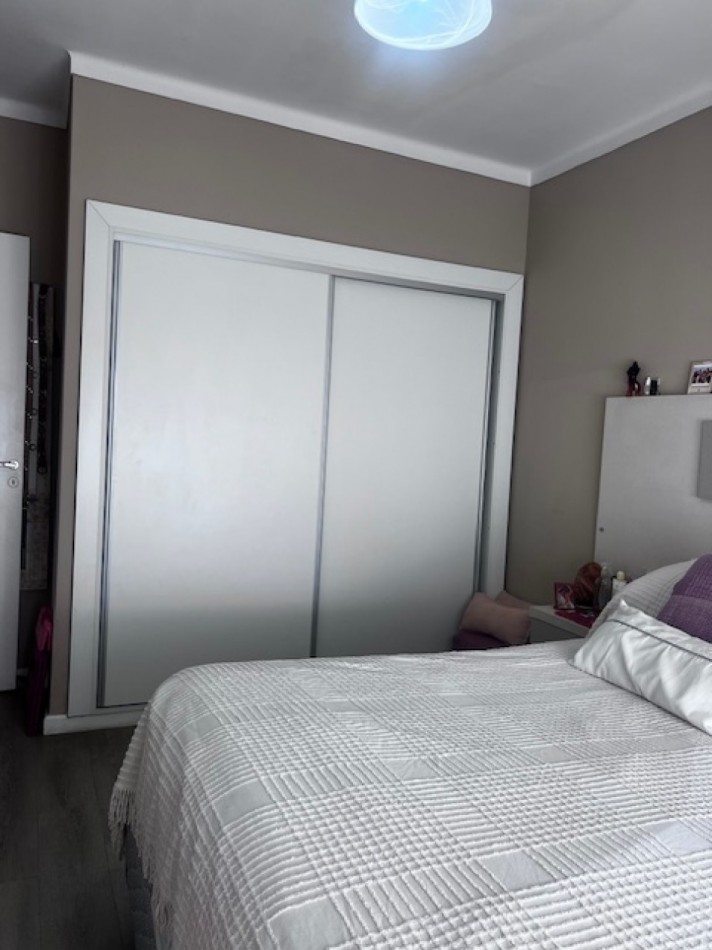 VENTA IMPECABLE CHALET, ZONA ALMAFUERTE Y JARA, MAR DEL PLATA, 4 AMB. GJE/QUINCHO Y PATIO