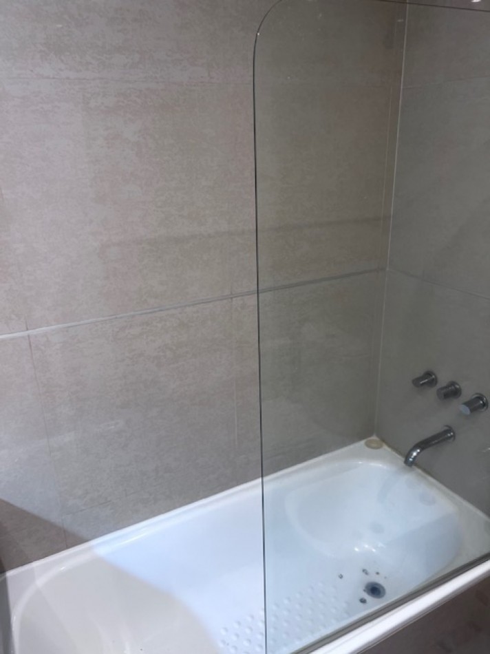 VENTA MAR DEL PLATA, HERMOSO SEMIPISO A METROS DEL MAR, PLAYA CHICA, 3 AMB. COCHERA DOBLE, OPTIMO !!!!