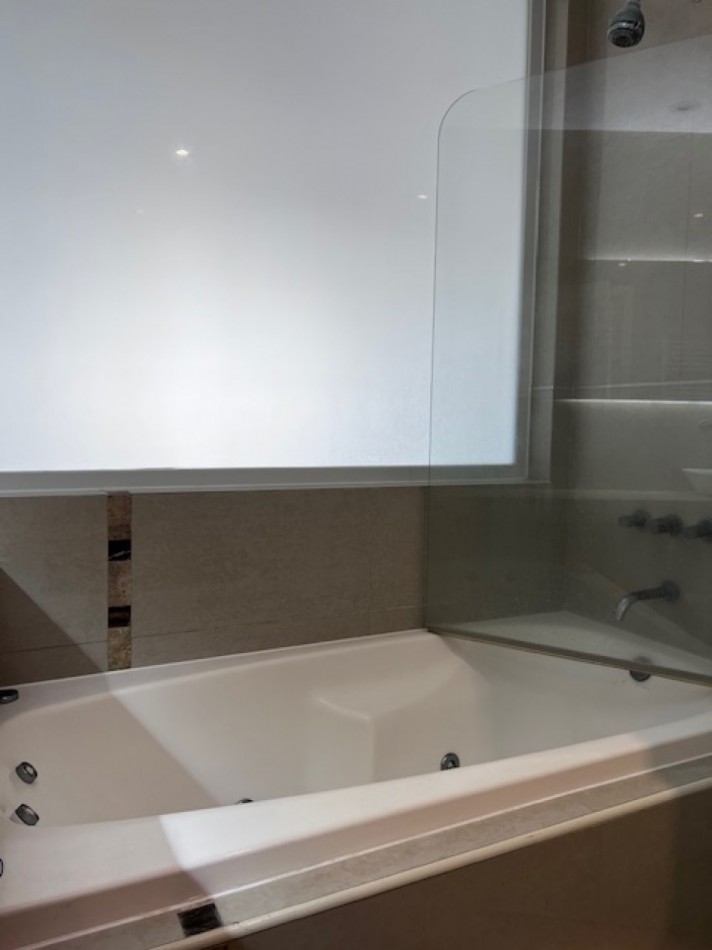 VENTA MAR DEL PLATA, HERMOSO SEMIPISO A METROS DEL MAR, PLAYA CHICA, 3 AMB. COCHERA DOBLE, OPTIMO !!!!