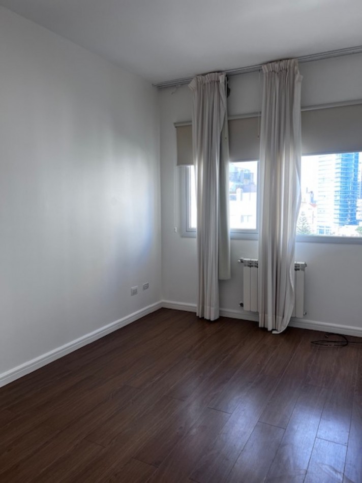 VENTA MAR DEL PLATA, HERMOSO SEMIPISO A METROS DEL MAR, PLAYA CHICA, 3 AMB. COCHERA DOBLE, OPTIMO !!!!