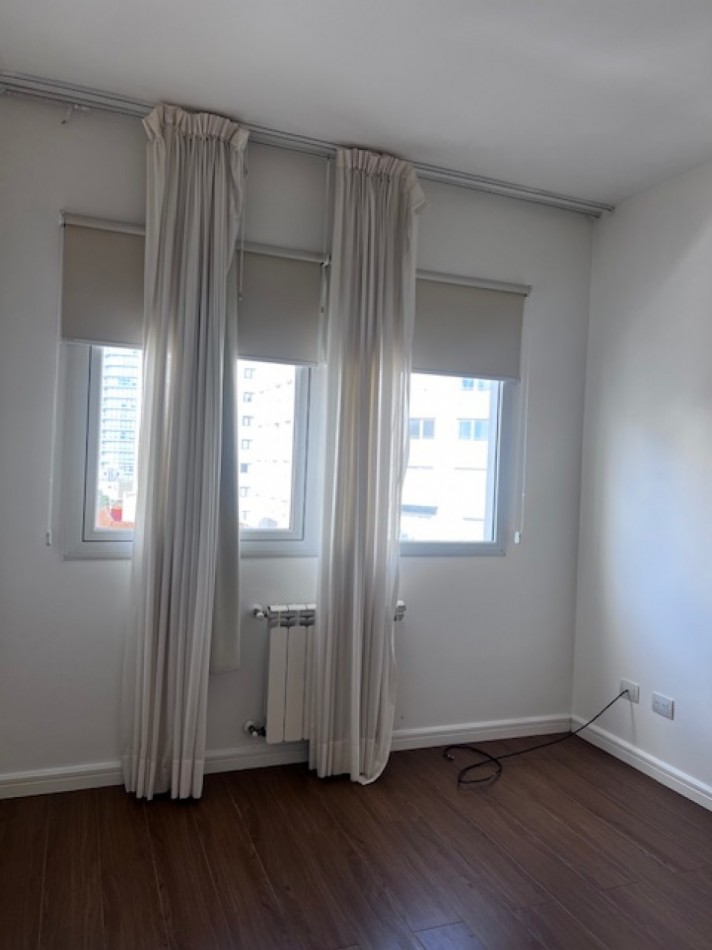VENTA MAR DEL PLATA, HERMOSO SEMIPISO A METROS DEL MAR, PLAYA CHICA, 3 AMB. COCHERA DOBLE, OPTIMO !!!!