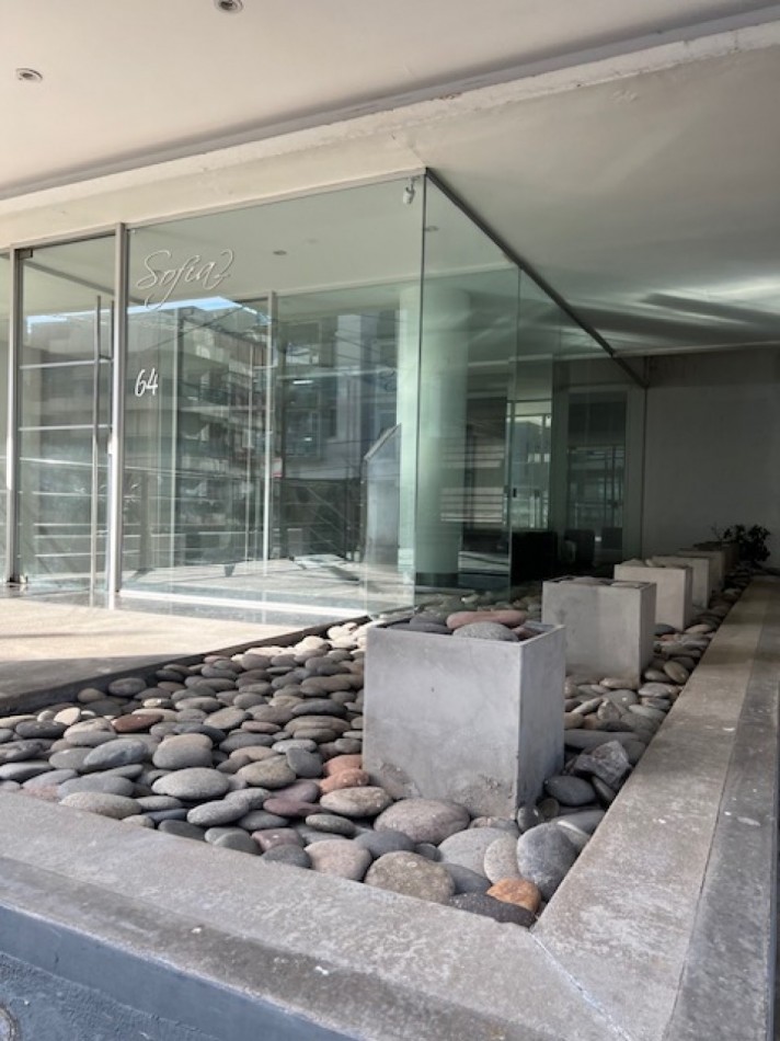 VENTA MAR DEL PLATA, HERMOSO SEMIPISO A METROS DEL MAR, PLAYA CHICA, 3 AMB. COCHERA DOBLE, OPTIMO !!!!