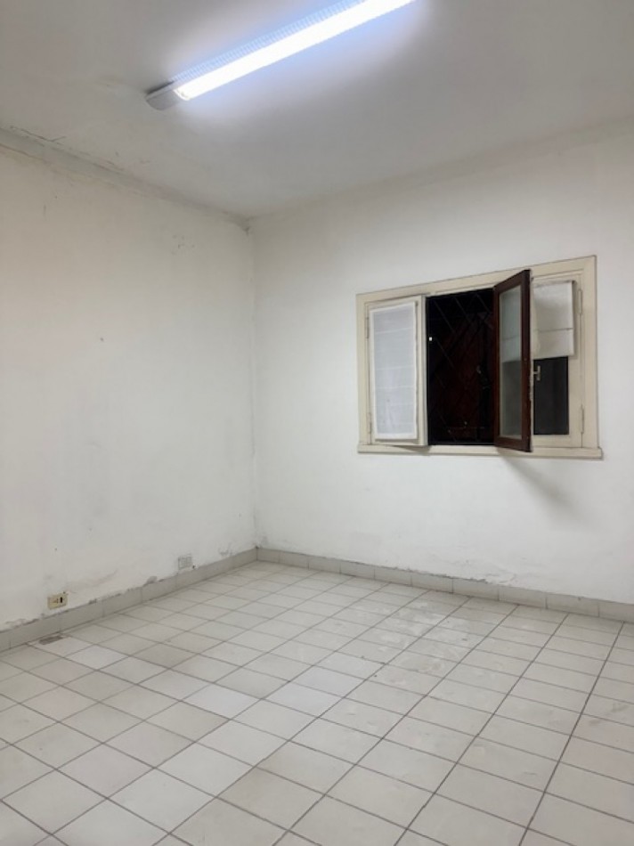 VENTA CHALET ESTILO MDP. ZONA PLAZA MITRE, IDEAL INVERSION O PROFESIONAL Y COMERCIAL