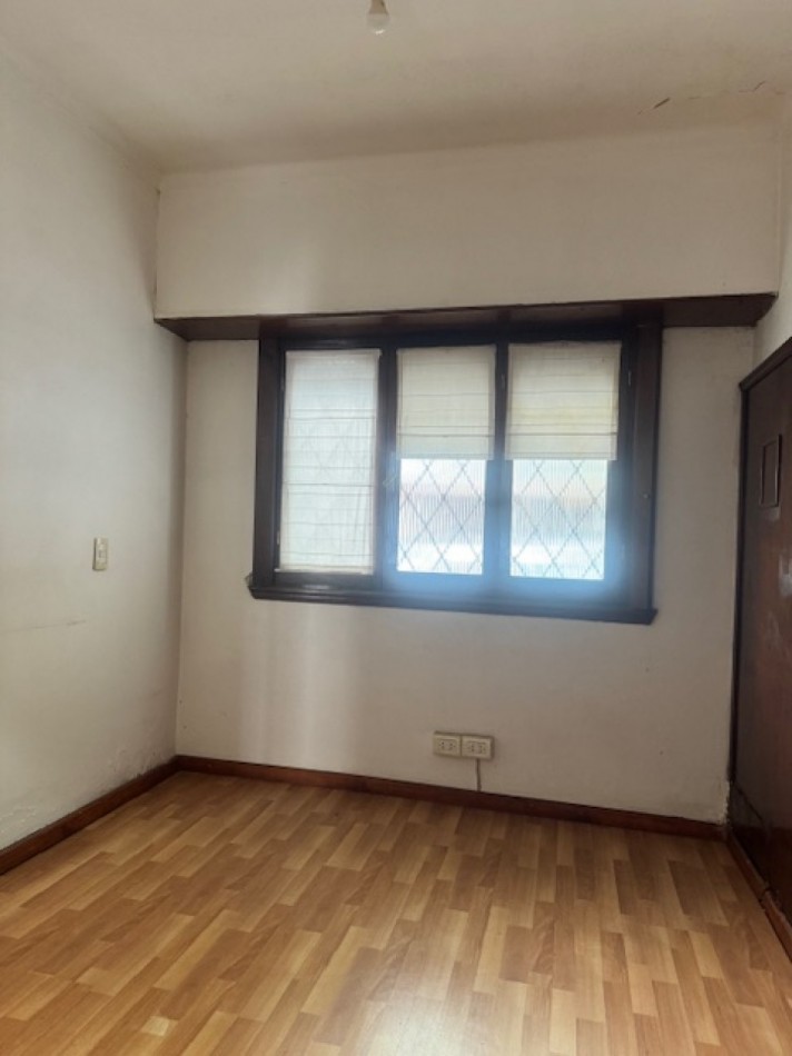 VENTA CHALET ESTILO MDP. ZONA PLAZA MITRE, IDEAL INVERSION O PROFESIONAL Y COMERCIAL