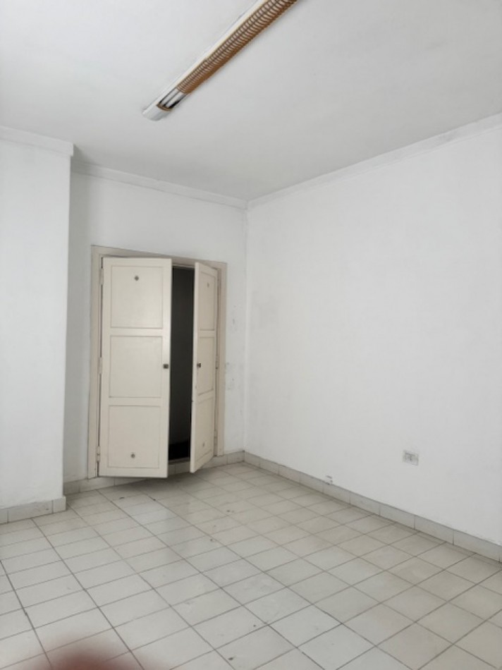 VENTA CHALET ESTILO MDP. ZONA PLAZA MITRE, IDEAL INVERSION O PROFESIONAL Y COMERCIAL