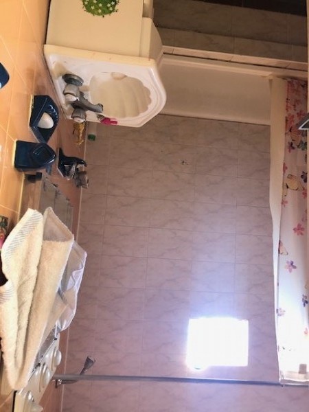 VENTA CHALET, 4 ambientes, parque y patio, sobre lote de 15 mts de frente !!!!! muy buena opcion !!!!