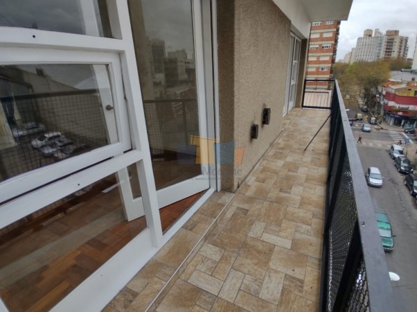 PISO 3 AMBIENTES , SHOPPING LOS GALLEGOS, IMPECABLE