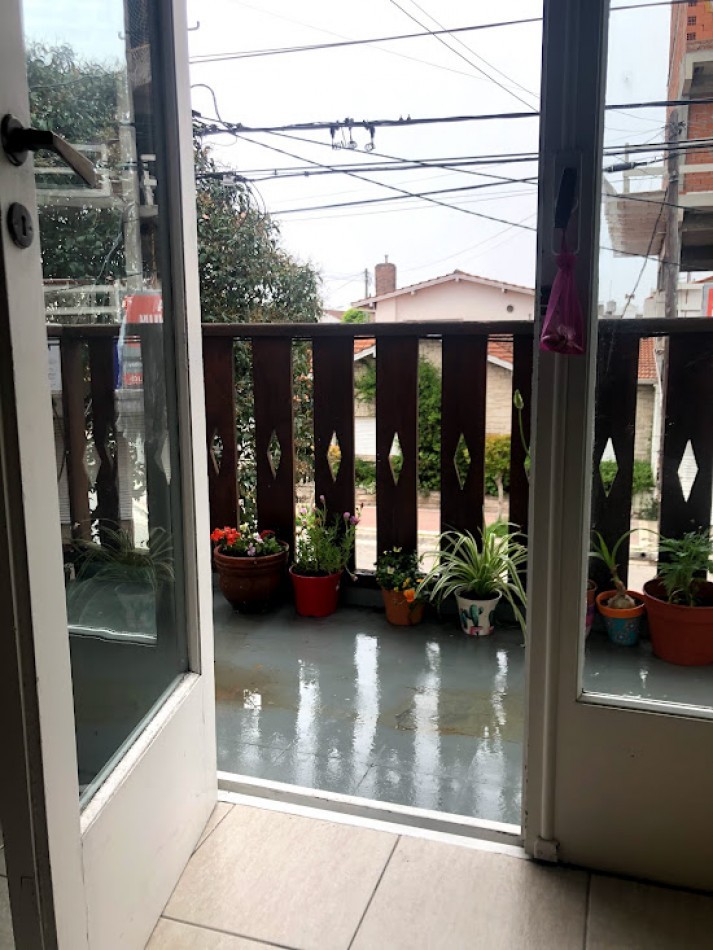 DISPONIBLE DICIEMBRE, ALQUILER por temporada corta o de verano en Mar del Plata !!! DEPARTAMENTO 2 amb. 2/3 PLAZAS. MUY AMPLIO, LUMINOSO Y TRANQUILO. ZONA CHAUVIN, 1o PISO POR ESCALERA, HERMOSO !!!!