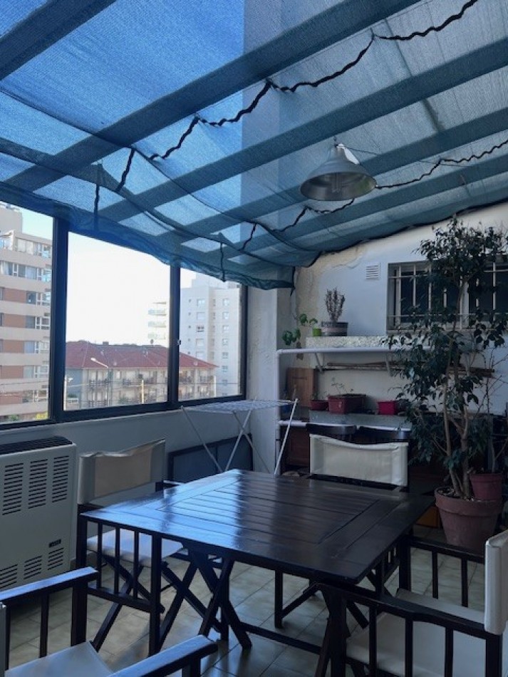 VENTA HERMOSO DEPARTAMENTO EN SEMIPISO, 3 AMB. CON DEPENDENIAS, TERRAZA PROPIA Y COCHERA, LOMAS DE STELLA MARIS