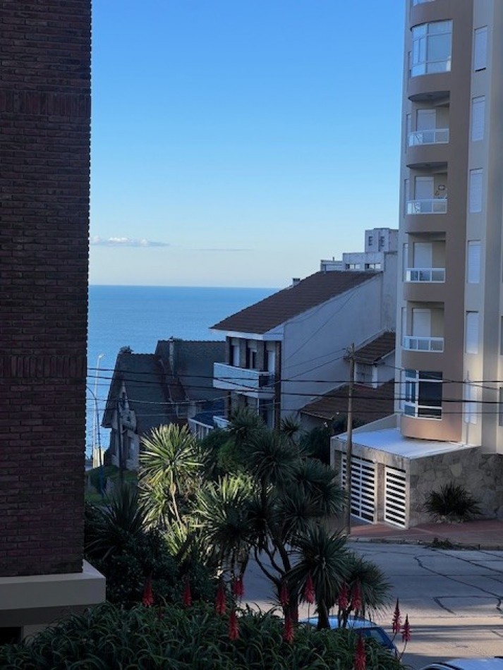 VENTA HERMOSO DEPARTAMENTO EN SEMIPISO, 3 AMB. CON DEPENDENIAS, TERRAZA PROPIA Y COCHERA, LOMAS DE STELLA MARIS