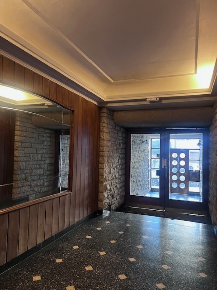 VENTA HERMOSO DEPARTAMENTO EN SEMIPISO, 3 AMB. CON DEPENDENIAS, TERRAZA PROPIA Y COCHERA, LOMAS DE STELLA MARIS