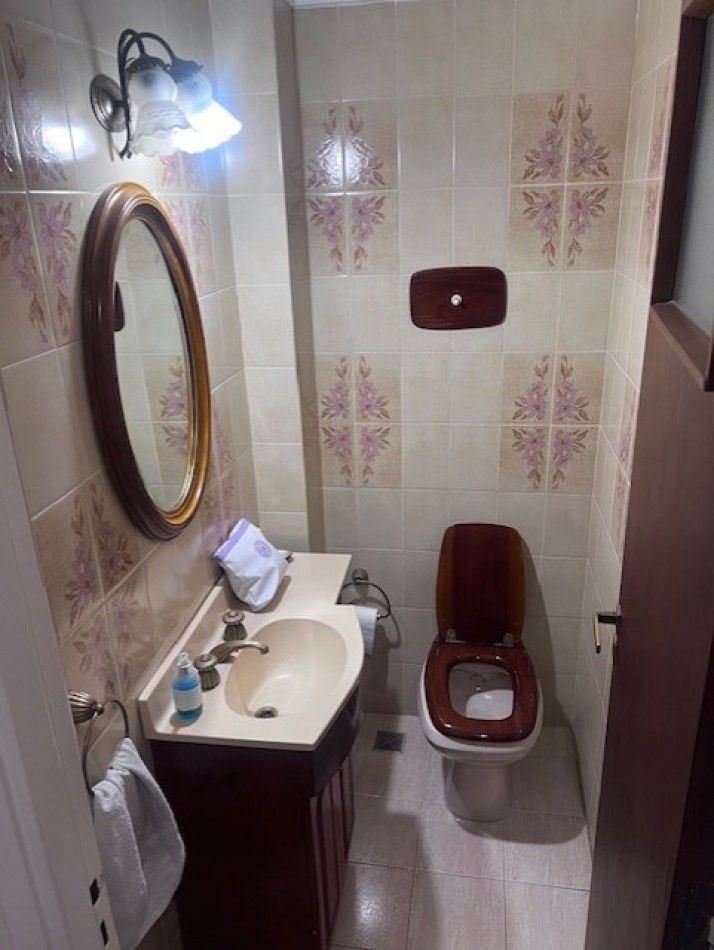 VENTA HERMOSO DEPARTAMENTO EN SEMIPISO, 3 AMB. CON DEPENDENIAS, TERRAZA PROPIA Y COCHERA, LOMAS DE STELLA MARIS