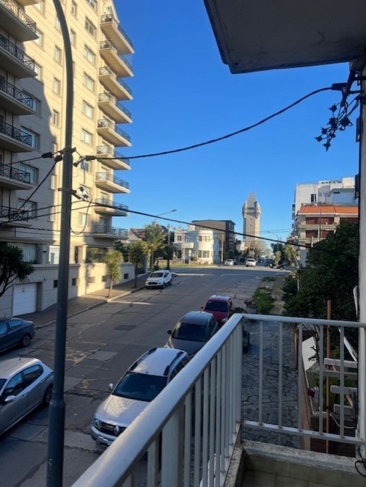 VENTA HERMOSO DEPARTAMENTO EN SEMIPISO, 3 AMB. CON DEPENDENIAS, TERRAZA PROPIA Y COCHERA, LOMAS DE STELLA MARIS