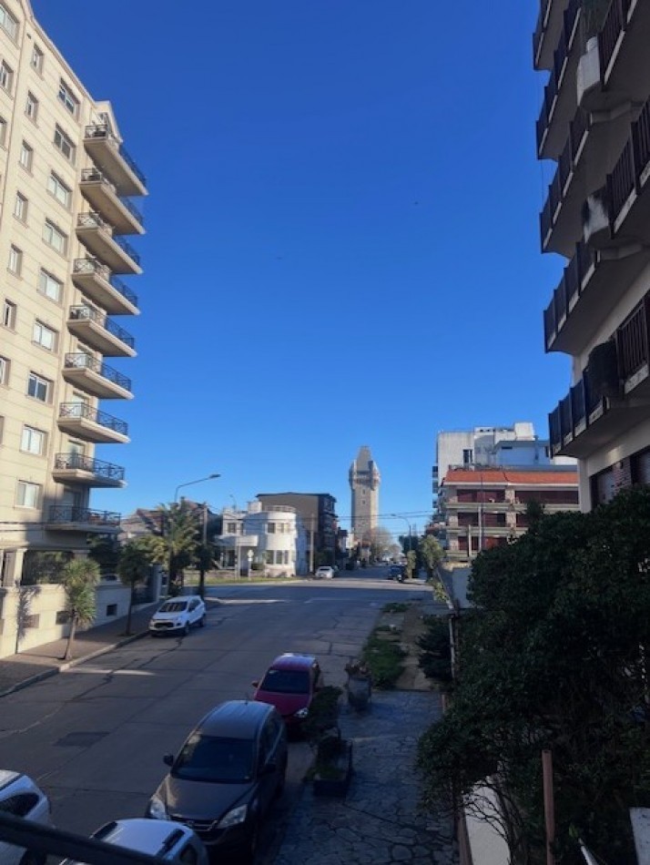 VENTA HERMOSO DEPARTAMENTO EN SEMIPISO, 3 AMB. CON DEPENDENIAS, TERRAZA PROPIA Y COCHERA, LOMAS DE STELLA MARIS