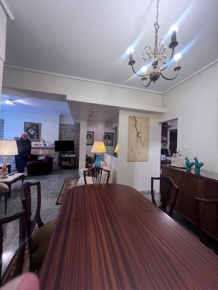 VENTA HERMOSO DEPARTAMENTO EN SEMIPISO, 3 AMB. CON DEPENDENIAS, TERRAZA PROPIA Y COCHERA, LOMAS DE STELLA MARIS