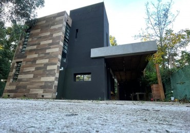 MAR DEL PLATA EXCELENTE OPCION EN VENTA !!! IMPORTANTE CHALET, CORTE MODERNO, IMPECABLE ESTADO,  CONVIVIR  CON EL SOL EN EL  BOSQUE PERALTA RAMOS !!!! 