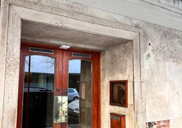 venta departamento tres ambientes lateral zona la perla 