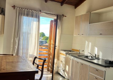 ALQUILER PH DE 2 AMB. MAS ESCRITORIO, 2/3 PERSONAS MAXIMO, EN SEGUNDO PISO POR ESCALERA, BARRIO BDO. RIVADAVIA